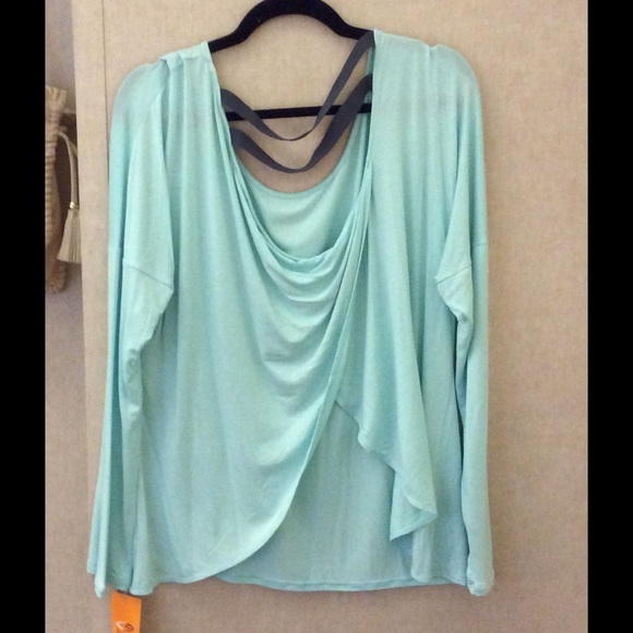 NWT!! Champion long sleeve top