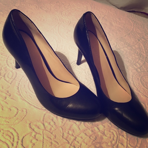 Black Pumps