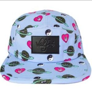 Valfre 5-panel hat with black leather strap
