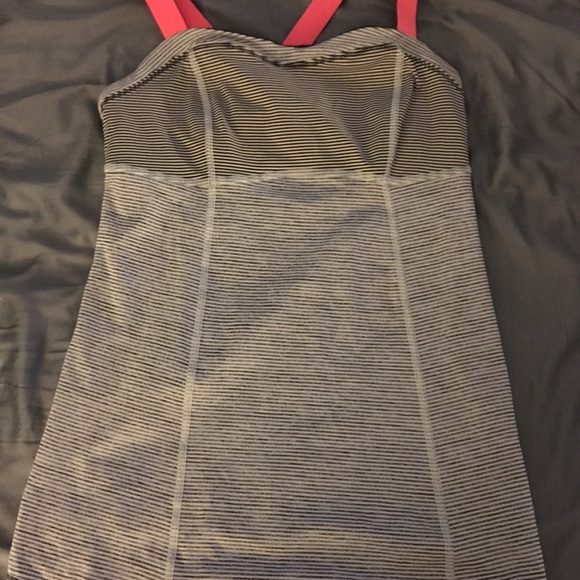 Lululemon tank. Don't know the name
