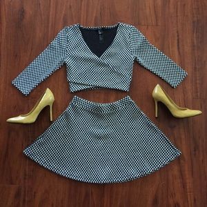 ⚡️FLASH SALE⚡️Circle Skirt and Crop Top set.