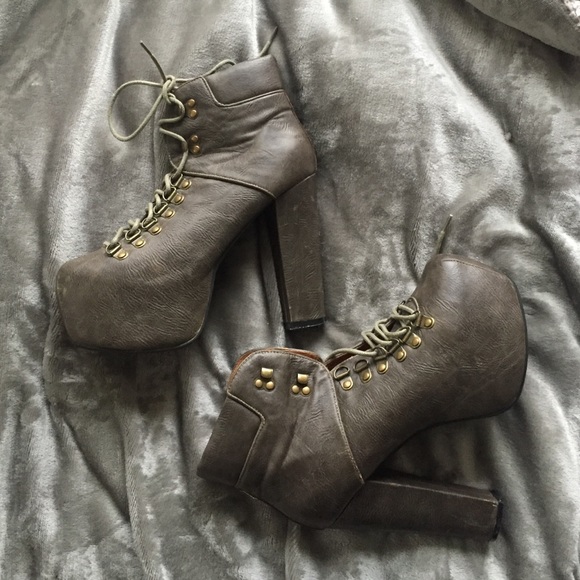 Jeffrey Campbells "Havana Last" in "Everette"