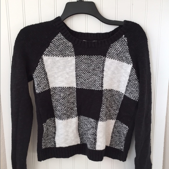 LAST CHANCE! So cropped sweater