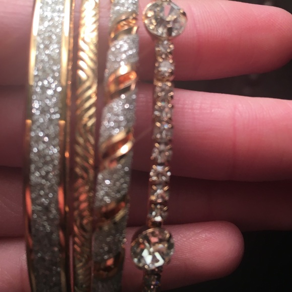 Set of 4 Bangle Bracelets! - Picture 2 of 3