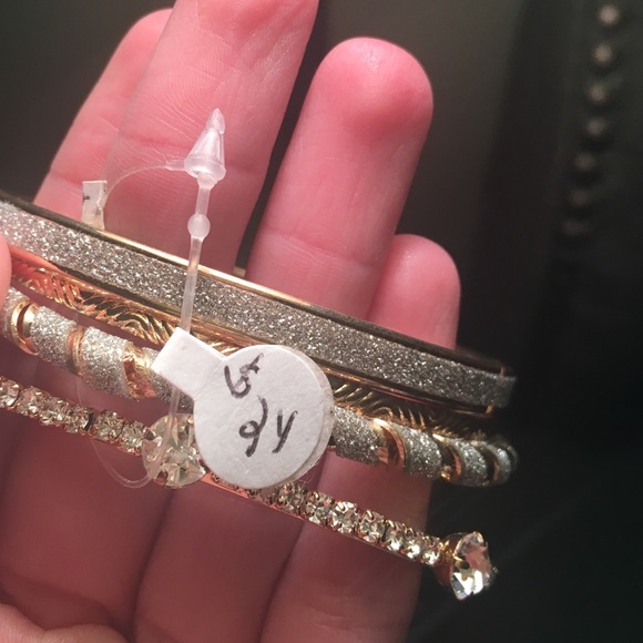 Set of 4 Bangle Bracelets! - Picture 3 of 3