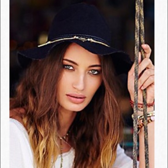 Ultra embellished Free people hat/ black