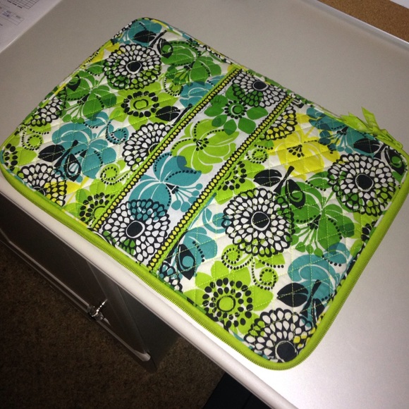 Vera Bradley Accessories - Laptop case
