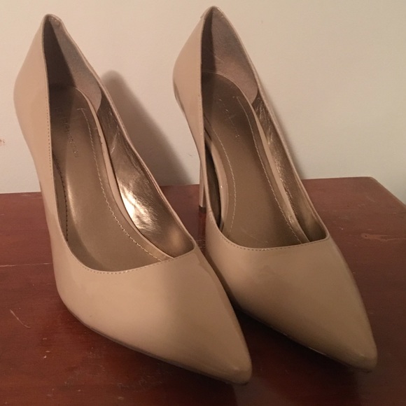 Jazzy Patent Neutral pointed toe heels