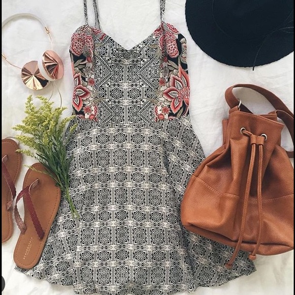 Pattern Dress - Picture 2 of 3