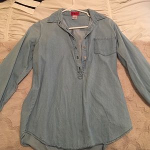 Size medium chambray shirt