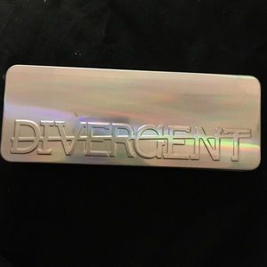 Divergent Palette