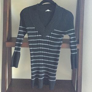 V-neck layering sweater