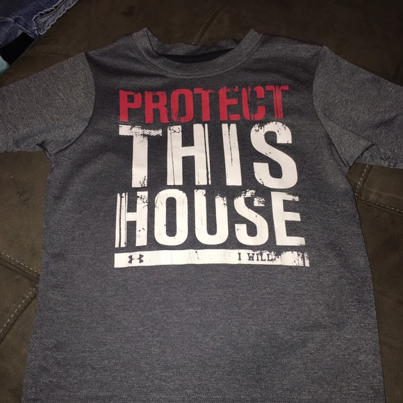 Boys 4t Under Armour shirt