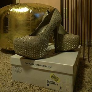 Steve Madden Hidden Platform Pump