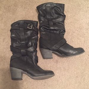 LIKE NEW! ✨ PRICE ⬇️ Black Strappy Boots