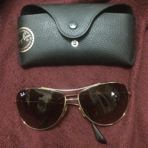 Ray-ban aviator shades