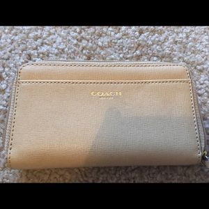 *SOLD* Genuine COACH wristlet