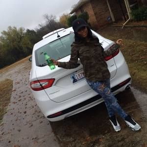 Meet your Posher, Alexis