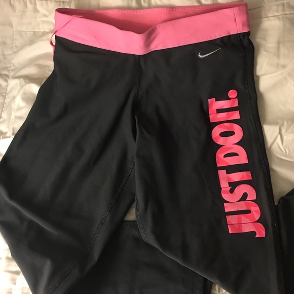 Nike Size M Capri work out pants