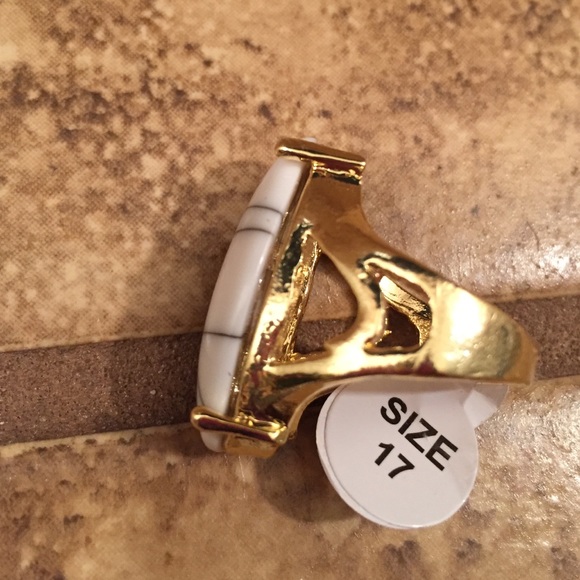 💥💥💥STATEMENT RINGS💥💥💥 - Picture 3 of 4