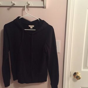Black sweatshirt