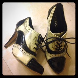 Aldo black and white Oxford heels