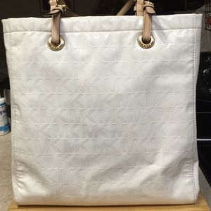White Michael Kors tote