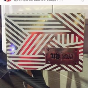 Brand new UD Gwen Stefani eye shadow pallet