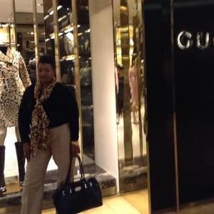 Meet your Posher, Denise