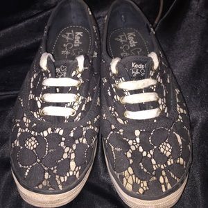 Lace keds