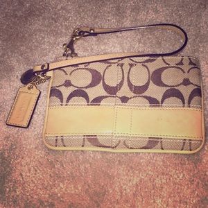 ☀️ END OF SUMMER SALE ☀️ Small Coach Wristlet