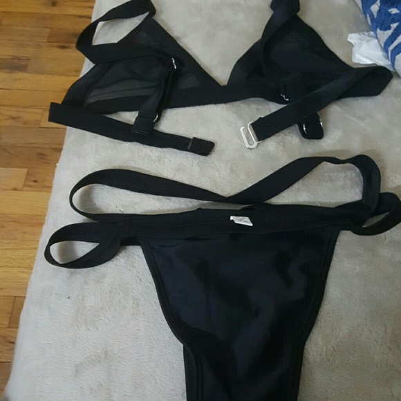 Sexy Thong Bikinis Hollow Out Swimwear Women - Picture 5 of 5