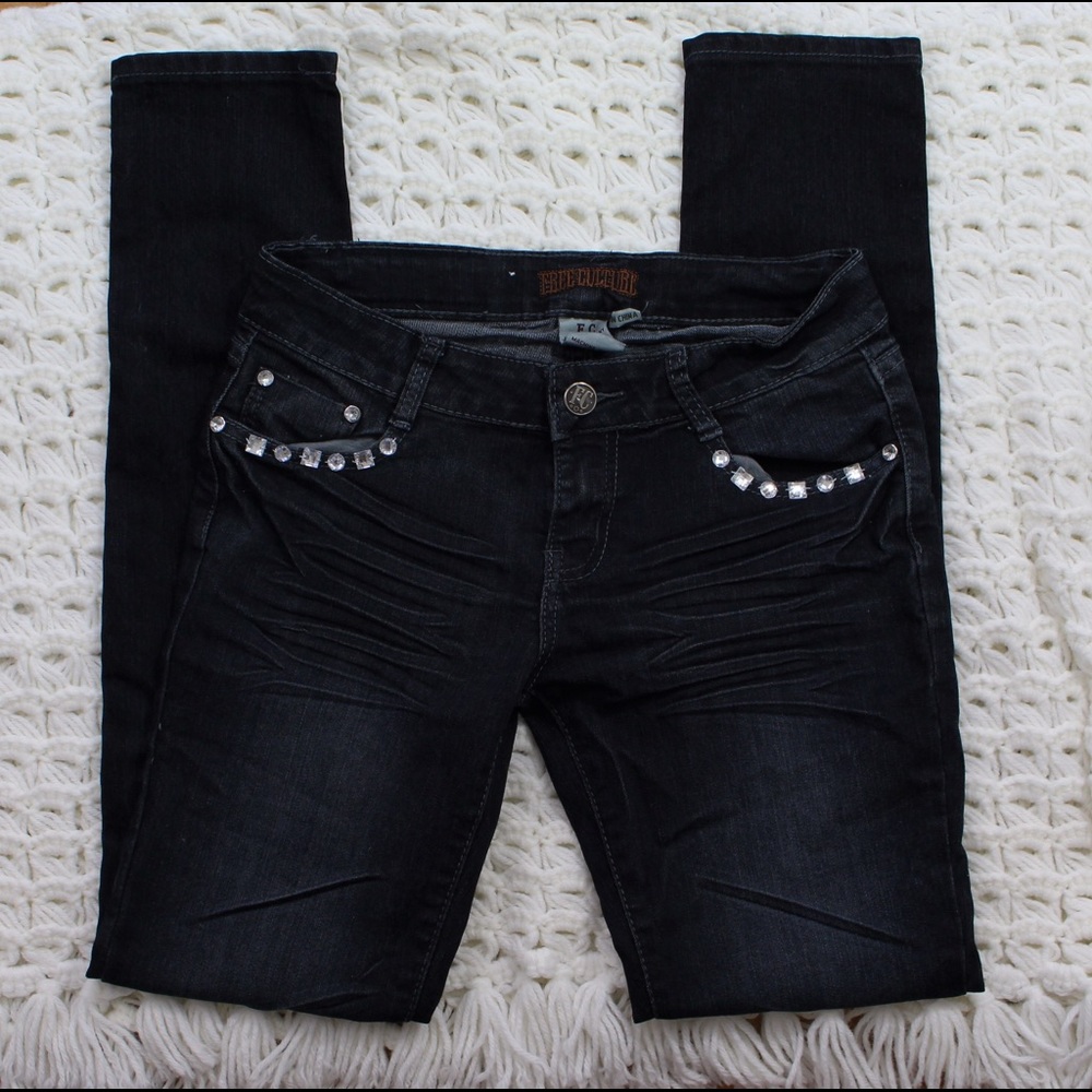 ❌SOLD❌Free Culture jeans
