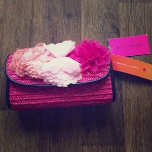 ✨Brand new Betsey Johnson pink purse✨