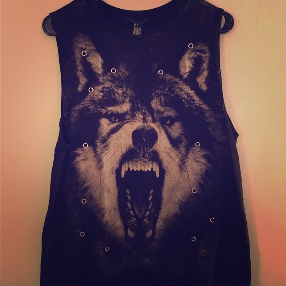 Sleeveless Wolf Graphic T