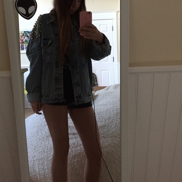 LF VINTAGE STUDDED JEAN JACKET