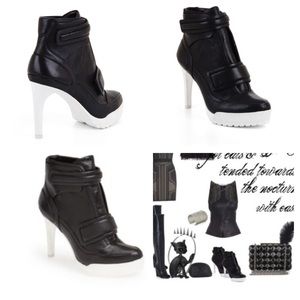 BCBGMAXAZARIA Runway Powe Lug-Sole Day Bootie