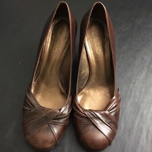 Aldo brown leather 1.5-2 inch wedge