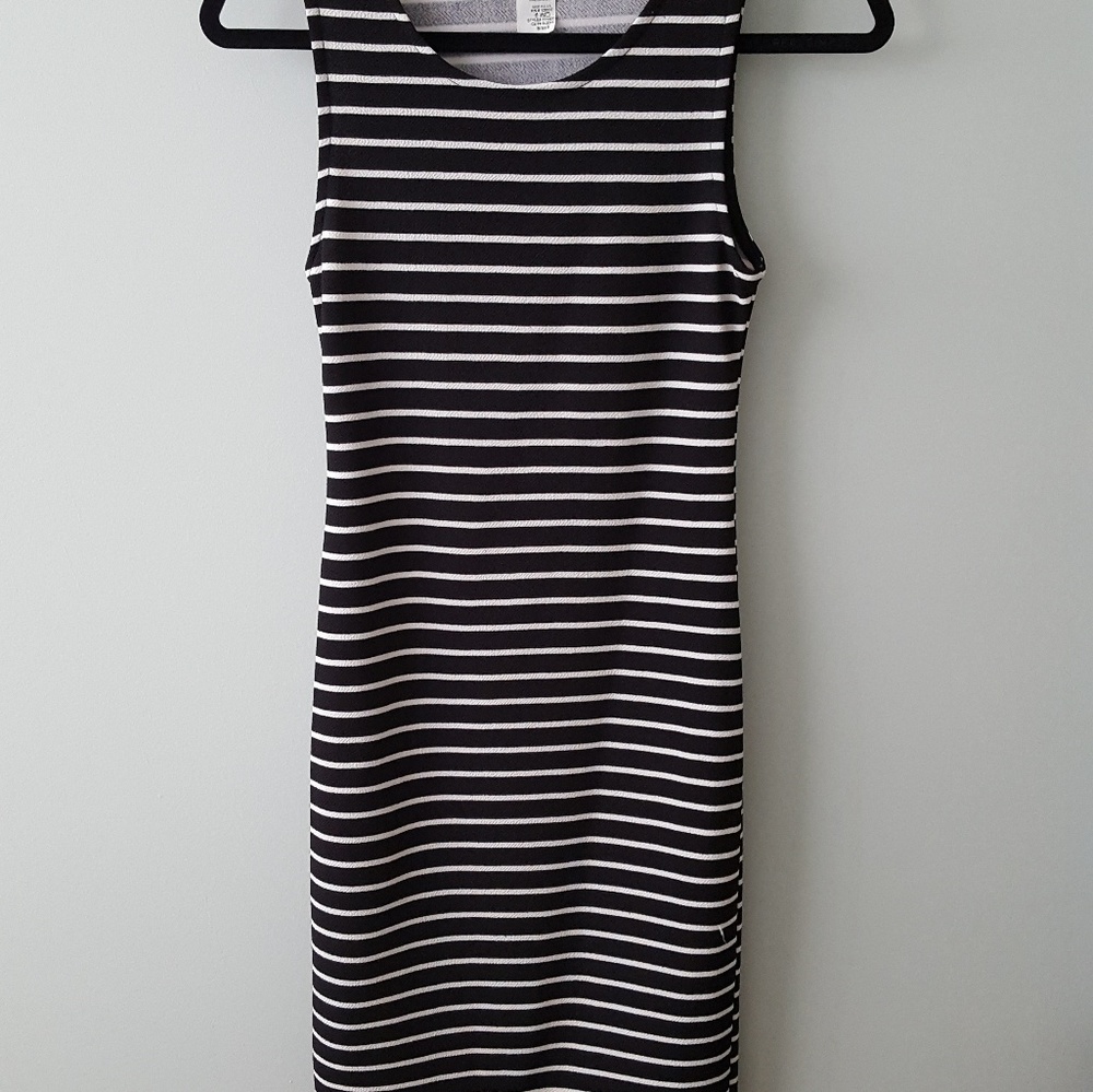 Stripe print knit sleeveless body con dress