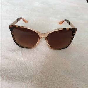 Cat eye sunglasses