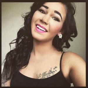 Meet your Posher, Tia