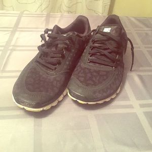 Black leopard print Nikes 8.5