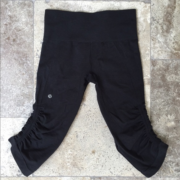 Lululemon in the flow size 4