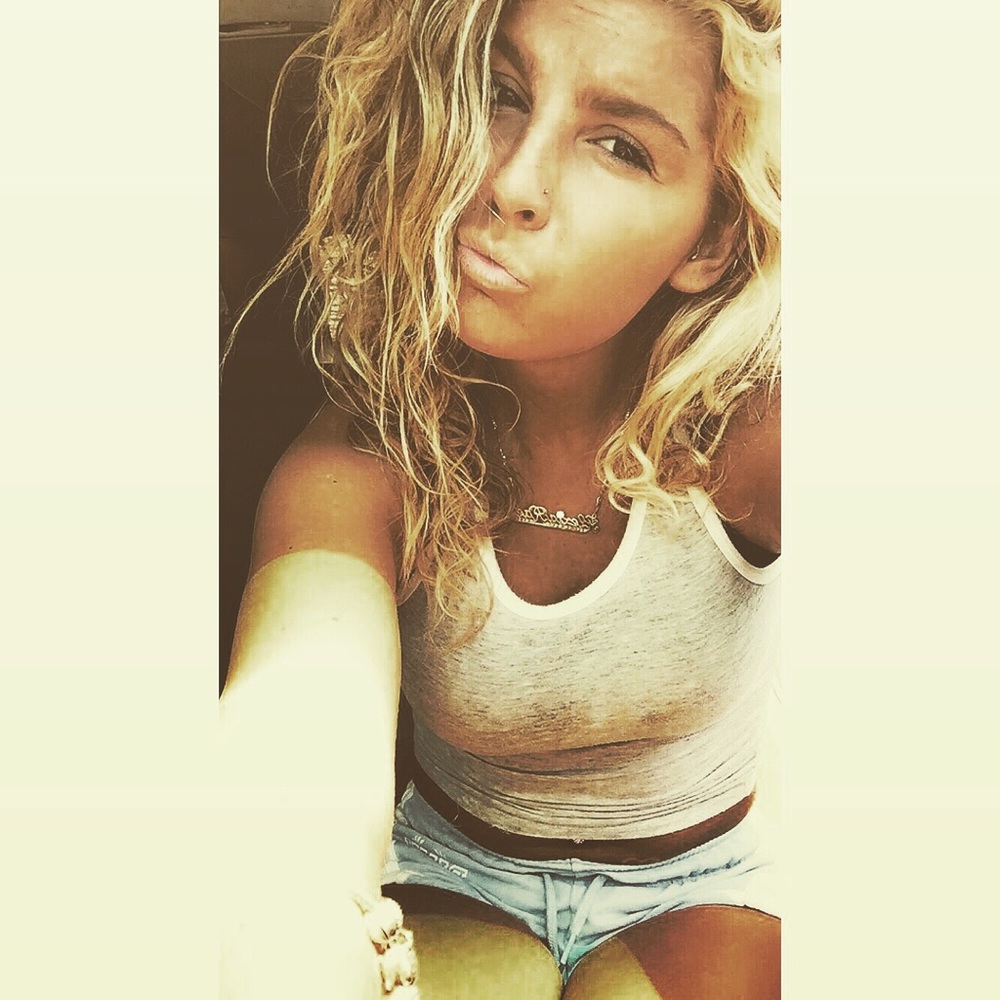 Meet your Posher, Alexiarae