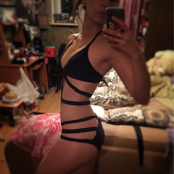 Cut Out Bathing Suit Black One Piece Swimwear Chea - Picture 2 of 3