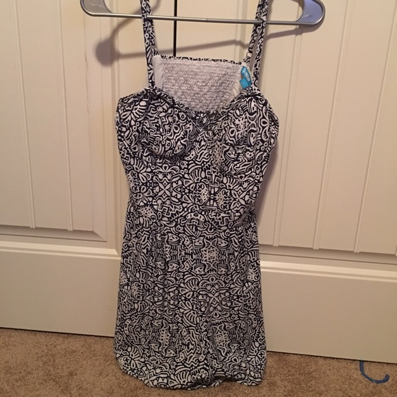 Romper - Picture 2 of 4