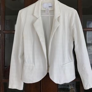 Cute & comfy white blazer!