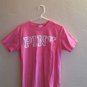 VICTORIAS SECRET PINK SHIRT: pink pocket tee💕💕
