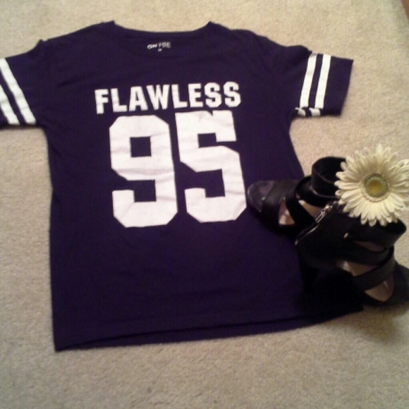 black short sleeve t-shirt - great condition