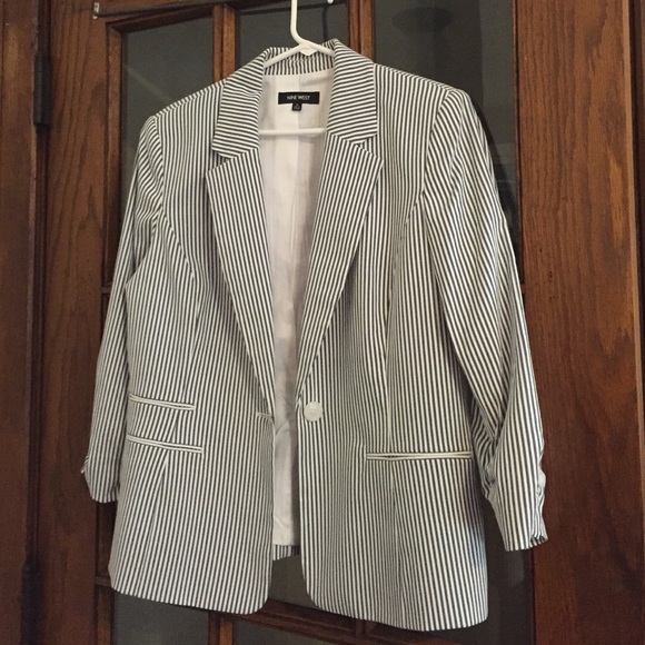 Seersucker Nine West Blazer NWOT